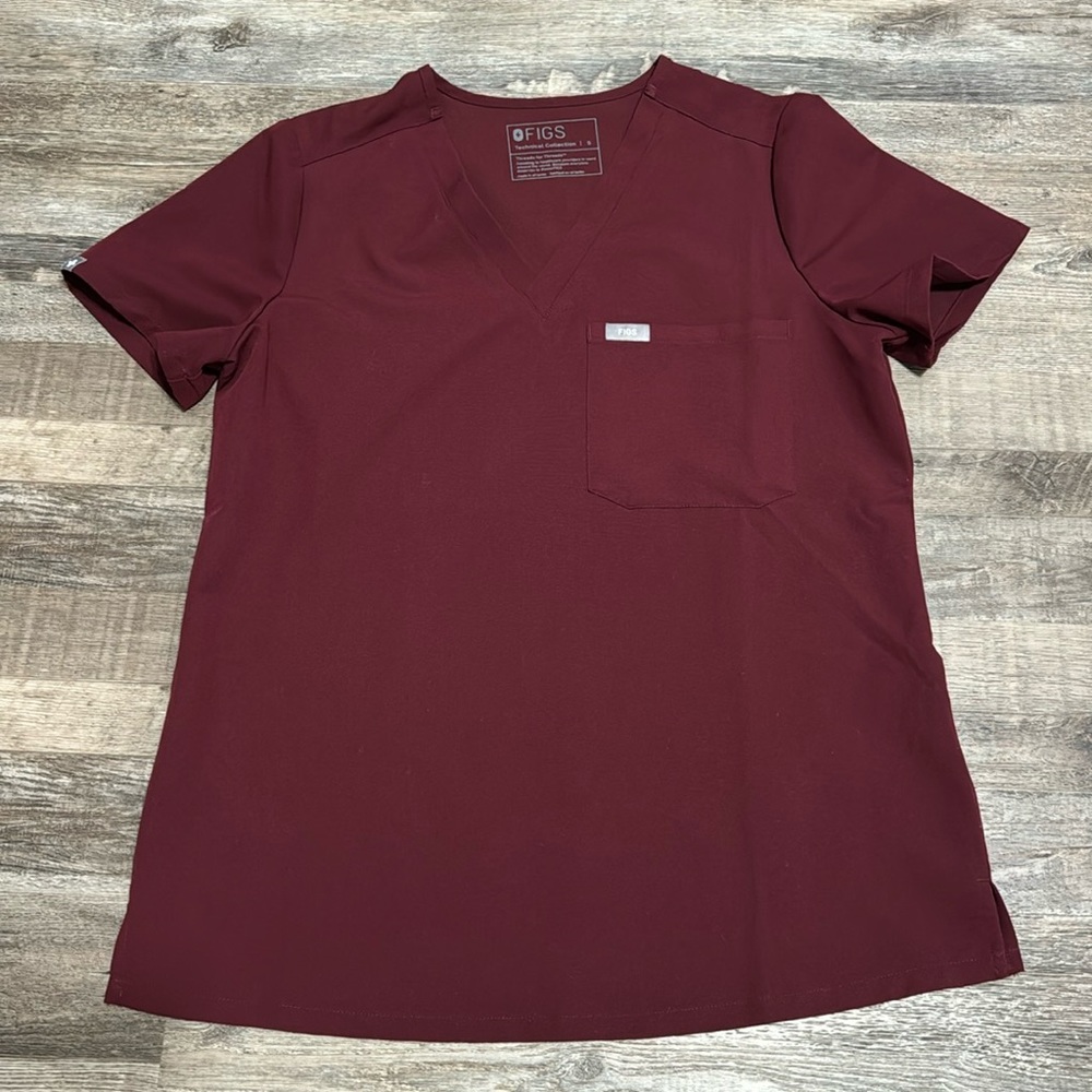Women’s Burgundy Catarina One-Pocket Scrub Top Size Small